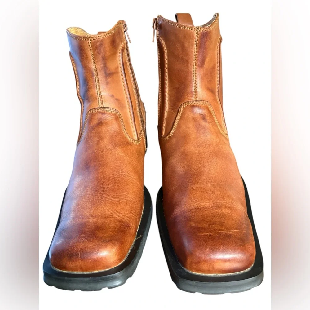Bed Stu-Men’s 11 side zip boot. Cobbler Series distressed leather. Cognac EUC!